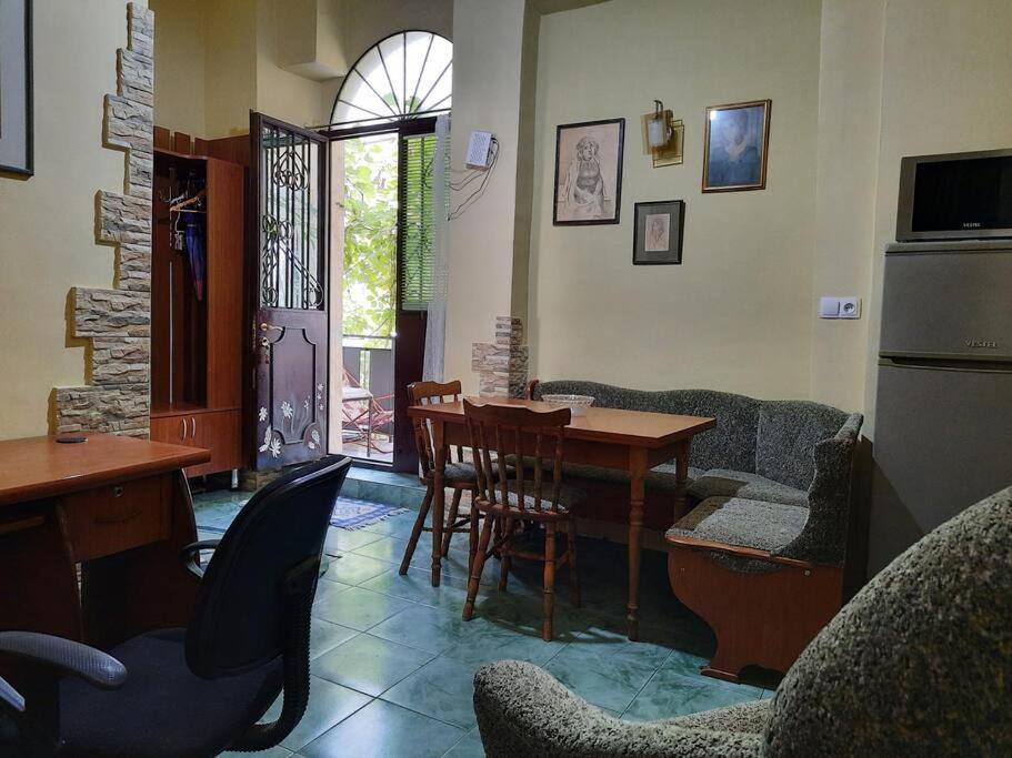 Nataly Apartament-Old Tbilisi Center Zewnętrze zdjęcie